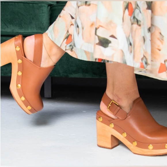 CHARLOTTE STONE wooden studded heels. - Picture 4 of 15